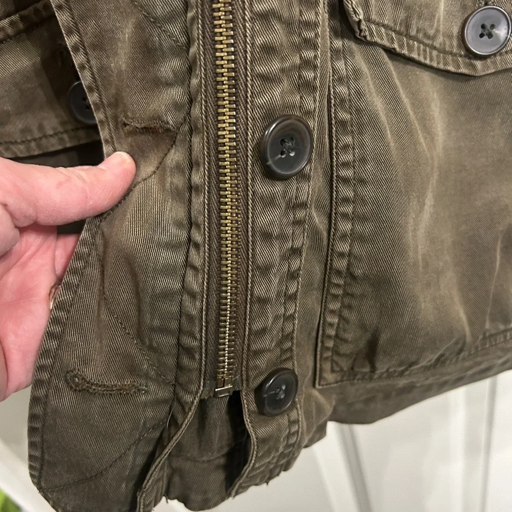 Like new Lucky Brand size XS  Olive green Utility Jacket. Lightweight. Gorgeous! - Picture 10 of 16
